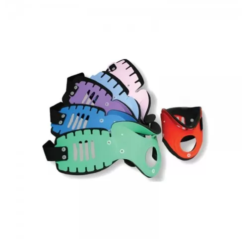 20-Guler-cervical-cu-orificiu-pentru-traheotomie-in-caz-de-urgenta--diferite-marimi---EM420